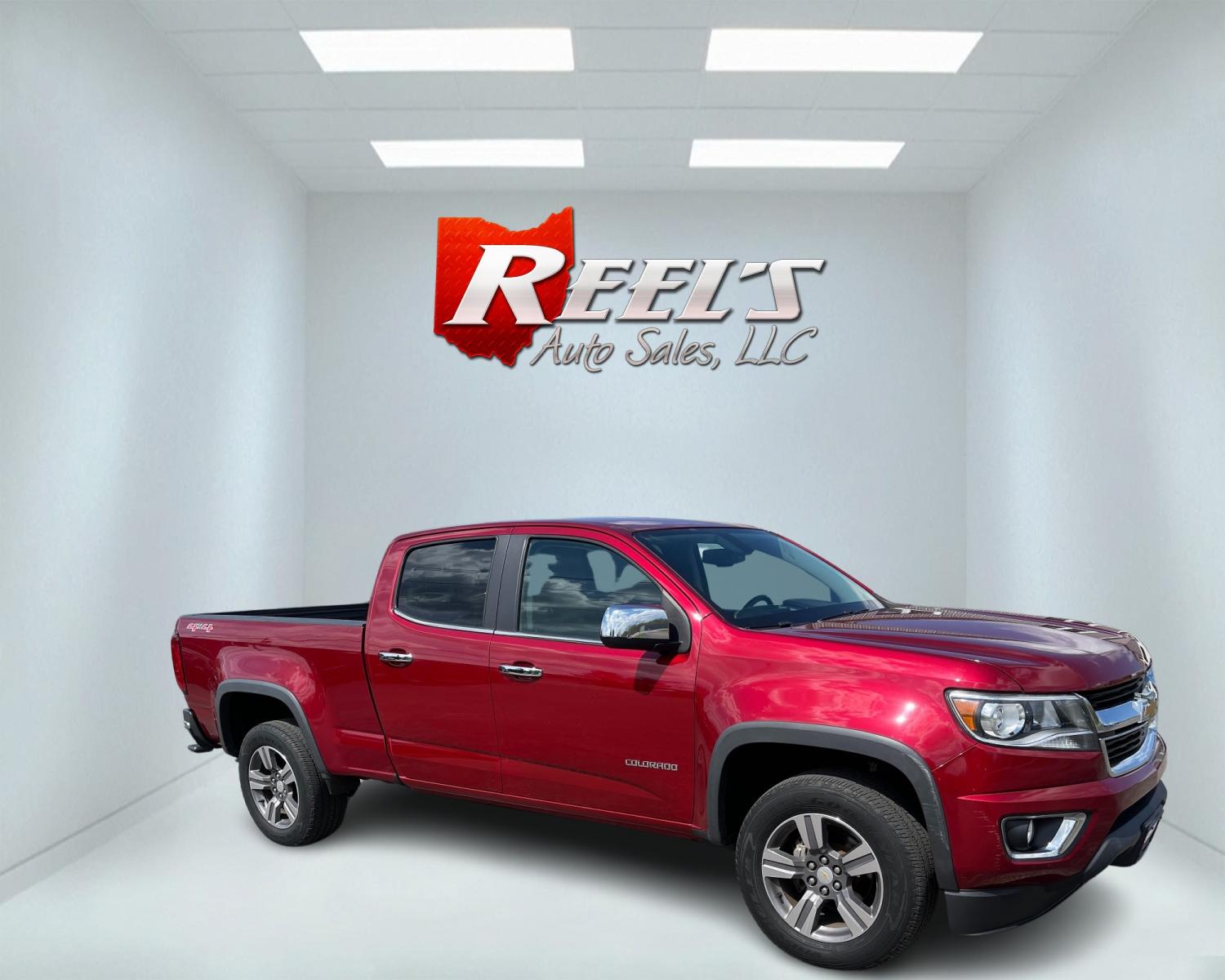 2018 Red /Black Chevrolet Colorado LT Crew Cab 4WD Long Box (1GCGTCENXJ1) with an 3.6L V6 DOHC 24V GAS engine, 8-Speed Automatic transmission, located at 547 E. Main St., Orwell, OH, 44076, (440) 437-5893, 41.535435, -80.847855 - Photo #3